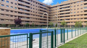 حمّام سباحة خارجي