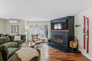 Smart TV, chimenea