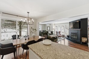 Interior - Charming 3BDR|Ski-In/Ski-Out Tremblant (Mont-Tremblant)