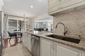Interior - Charming 3BDR|Ski-In/Ski-Out Tremblant (Mont-Tremblant)