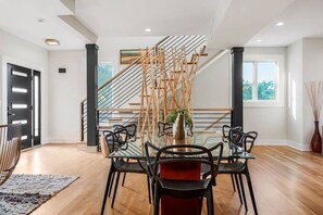 Dining - Private Ultra Modern Mansion - Country Club Plaza (Kansas City)