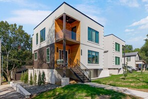 Exterior - Private Ultra Modern Mansion - Country Club Plaza (Kansas City)