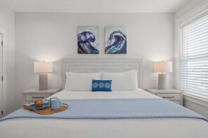 8 bedrooms, desk, iron/ironing board, travel cot - Enchanting Oasis: Private Pool, Spa, Gated Beach Access, Bikes (Destin)