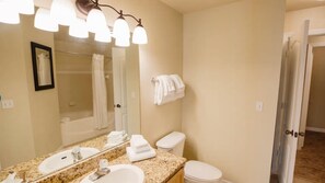 مجففات شعر، مناشف