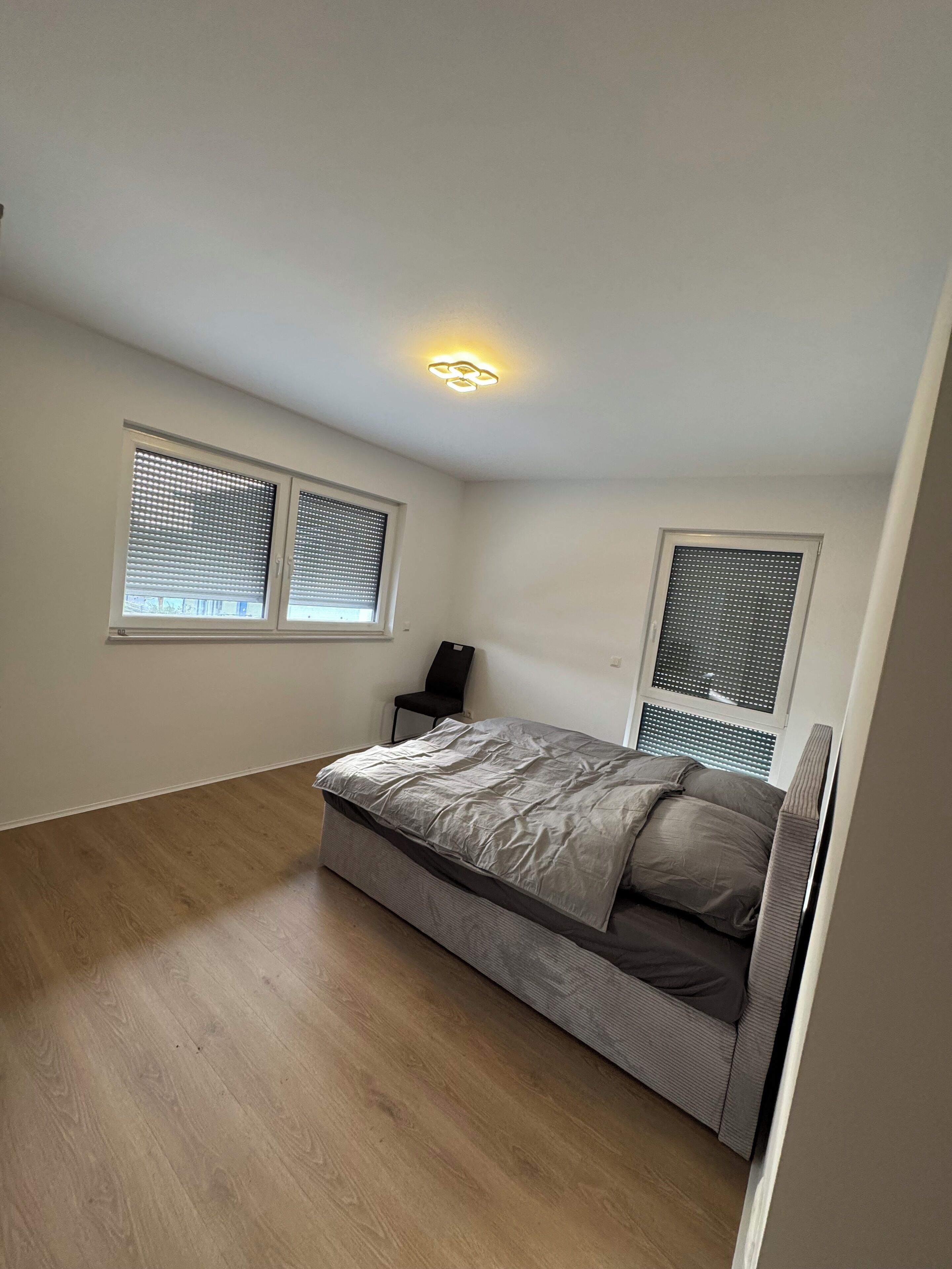 4 habitaciones, tabla de planchar con plancha, wifi y ropa de cama 