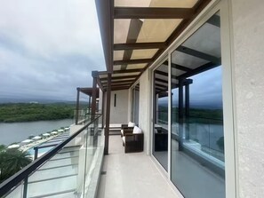 المنطقة المحيطة بالمنشأة