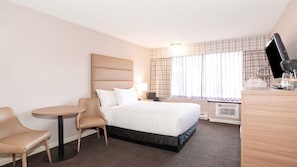 Quarto, 1 cama Queen, para não fumantes (Accessible) | Escrivaninha, ferros/tábuas de passar roupa, Wi-Fi de cortesia