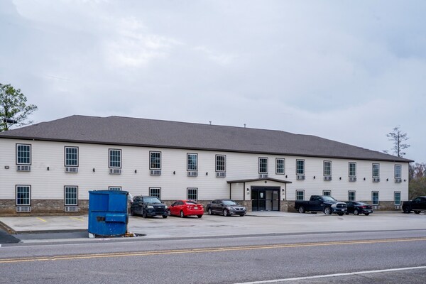 Efficiency De Luxe Sulphur Near Lake Charles I 10 - Lake Charles, LA