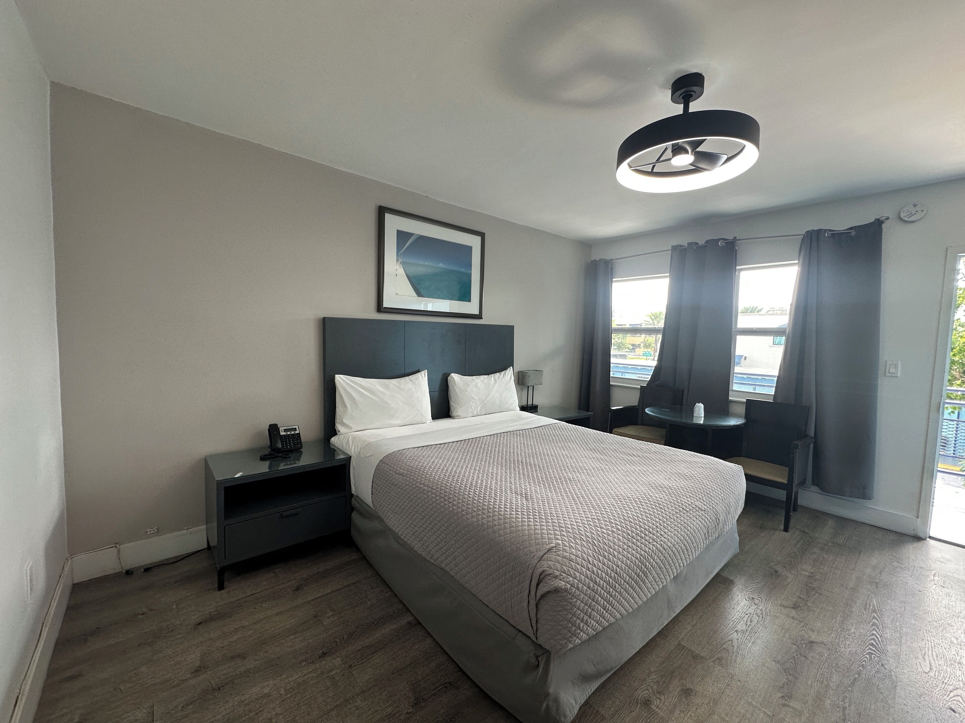 무료 WiFi, 침대 시트