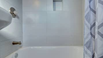 Zimmer, 1 King-Bett, Nichtraucher | Badezimmer