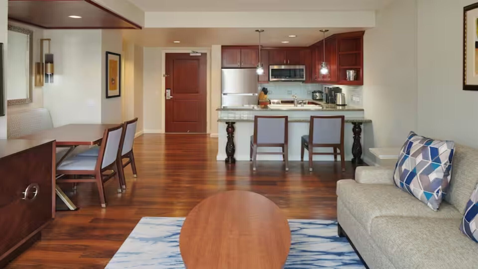 Grand Waikikian 1br  Luxury Kitchen Suite With Balcony & Waikiki Beach Access - Honolulu, HI