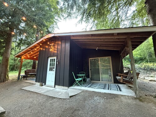 Lake Merwin Creekside Retreat – Cozy Cabin in Ariel, WA