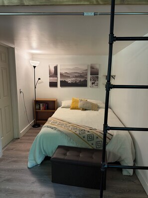 2 عدّة غرف نوم وملاءات أسرّة