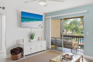 Smart TV, video games, DVD player, books - Coastal Sarasota Retreat Near Siesta Key with Pool View and Screened Lanai (Sarasota)