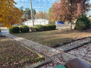 المنطقة المحيطة بالمنشأة