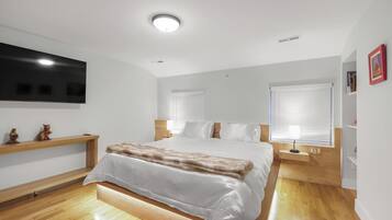 4 bedrooms, iron/ironing board, free WiFi, bed sheets