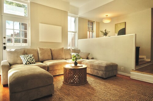 Beautiful 2-bedroom apartment in Richmond’s Historic Fan District