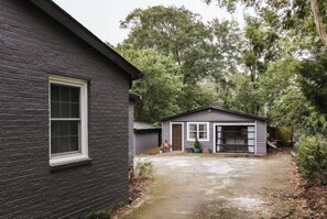 Exterior - Greenway Garage w/ Firepit (Athens)