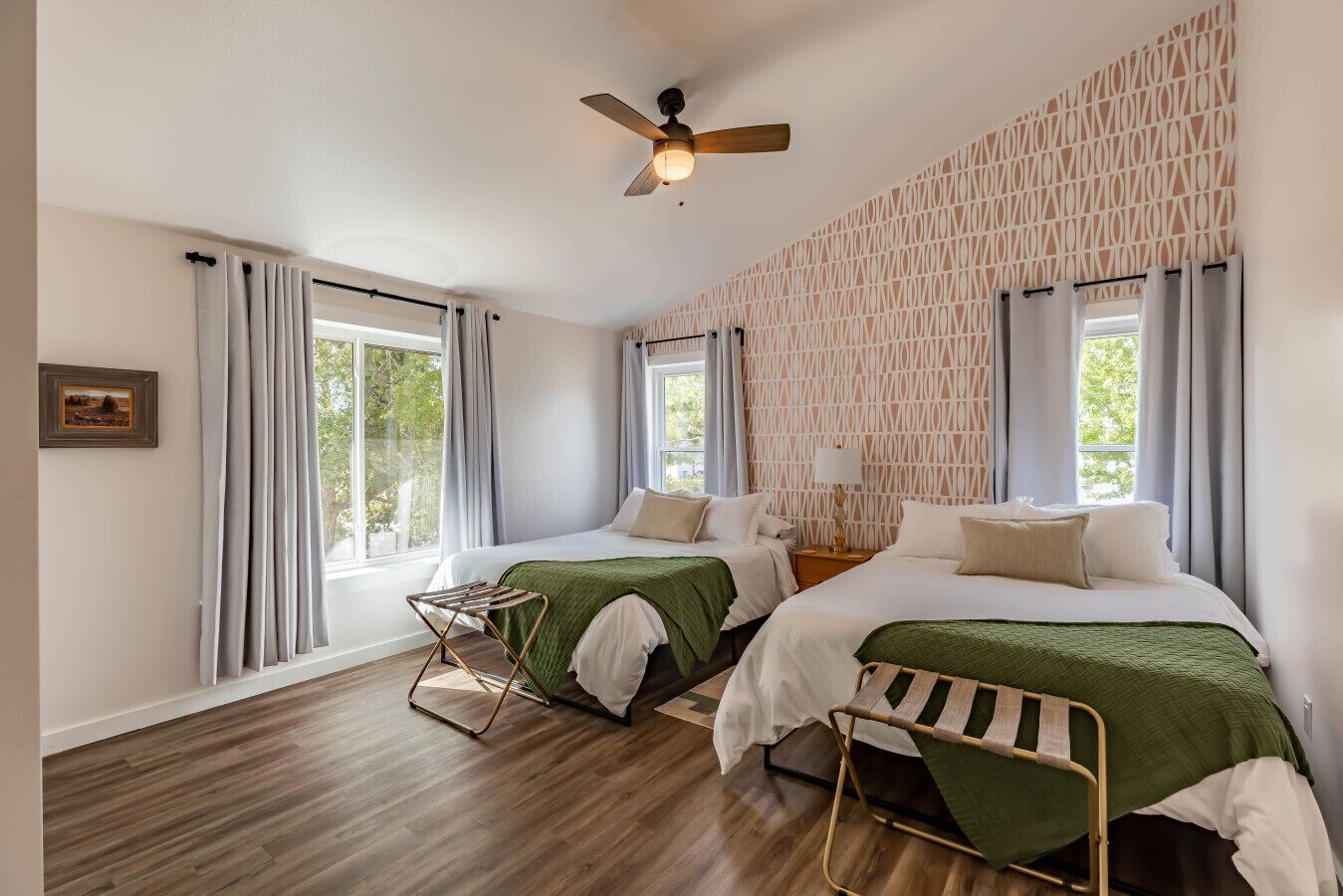 3 bedrooms, desk, iron/ironing board, travel crib