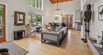 The Artful Bungalow w/ Loft
