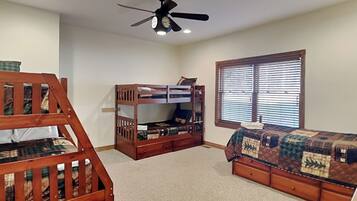 House (5 Bedrooms) | Property amenity