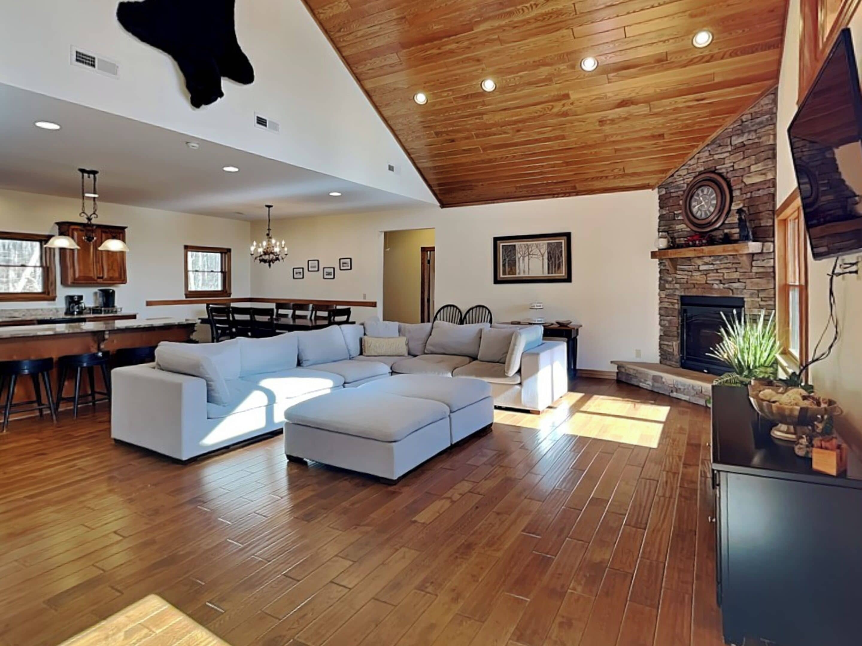 House (5 Bedrooms) | Property amenity