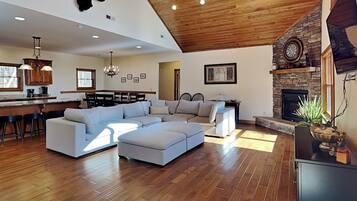 House (5 Bedrooms) | Property amenity