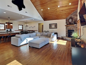 House (5 Bedrooms) | Property amenity