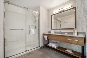 Skrivebord, skrivebord for bærbar PC og blendingsgardiner