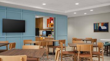 Free daily buffet breakfast