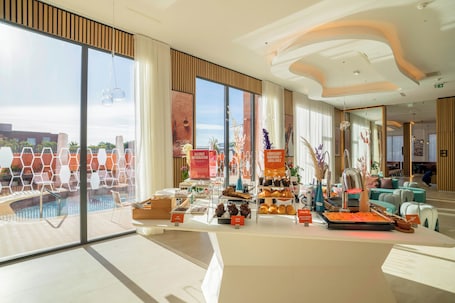 Free daily buffet breakfast . Hampton By Hilton Ben Guerir