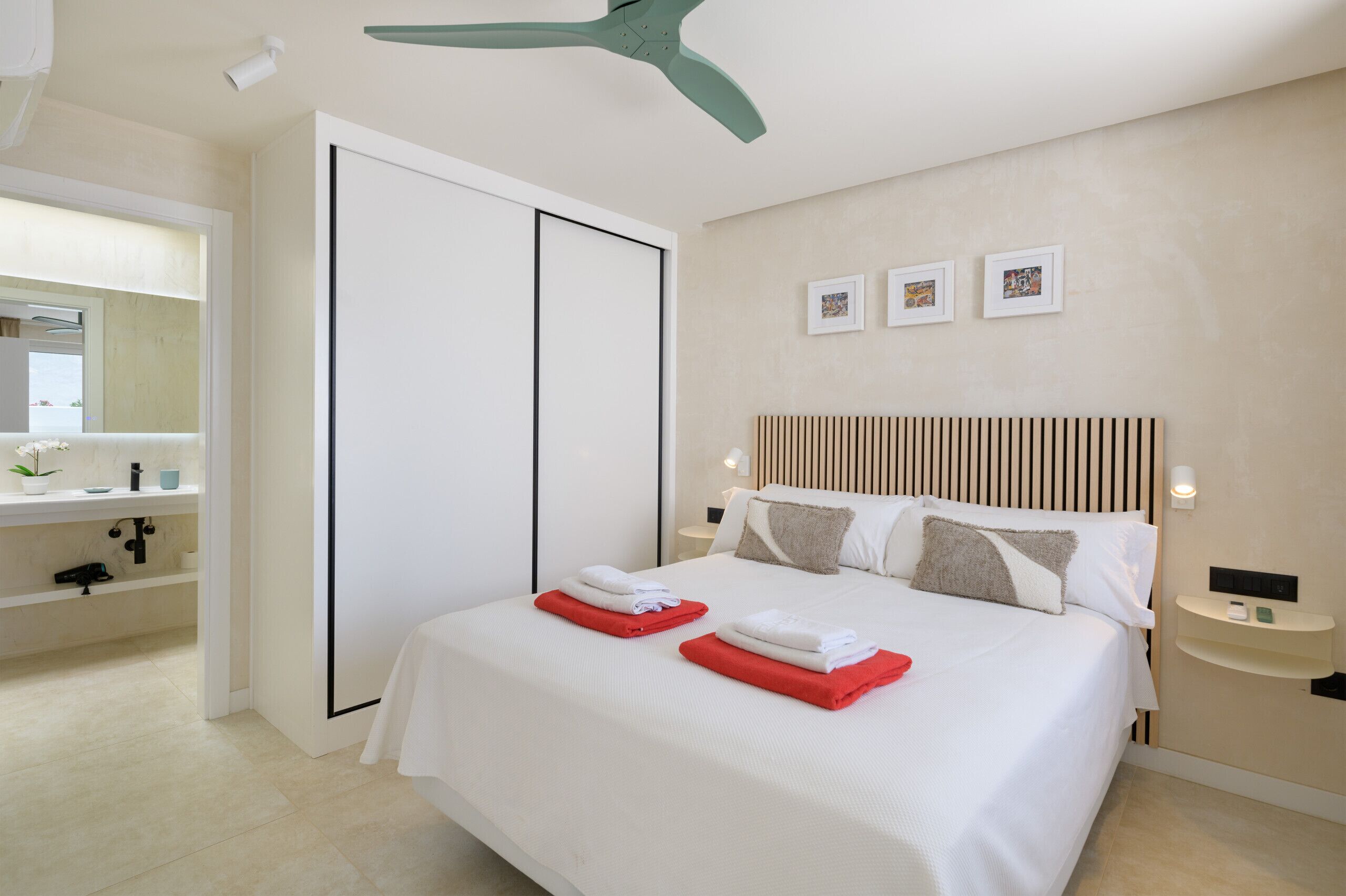 2 bedrooms, in-room safe, iron/ironing board, free WiFi