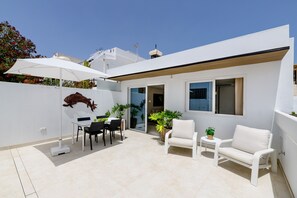 Outdoor dining - Casa Xabi, Private terrace - Puerto del Carmen (Puerto del Carmen)