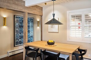Dining - Cozy + Tasteful Contemporary Aspen Condo - 5 min Walk to AJAX or Downtown (Aspen)