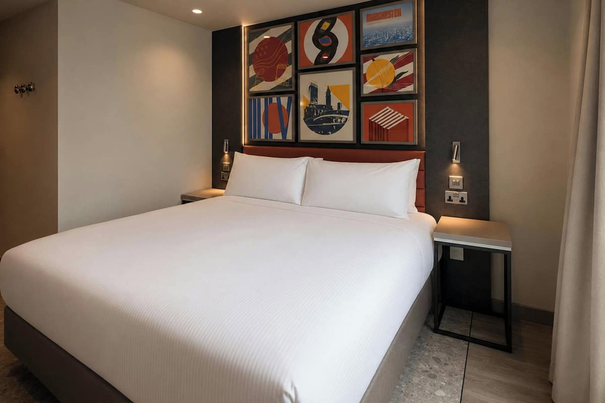 Standard Room, 1 King Bed