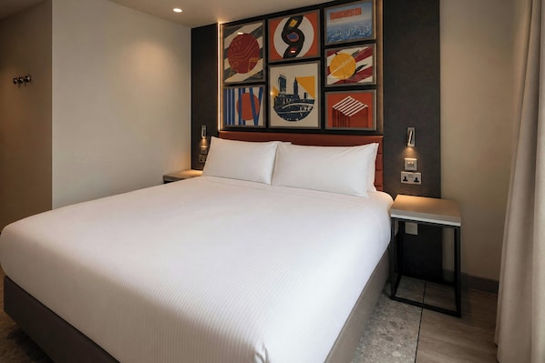 Standard Room, 1 King Bed