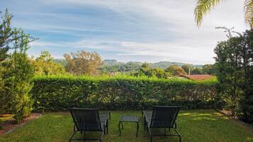 Bangalô, vista para a cidade | Cortinas blackout, quartos à prova de som, Wi-Fi de cortesia