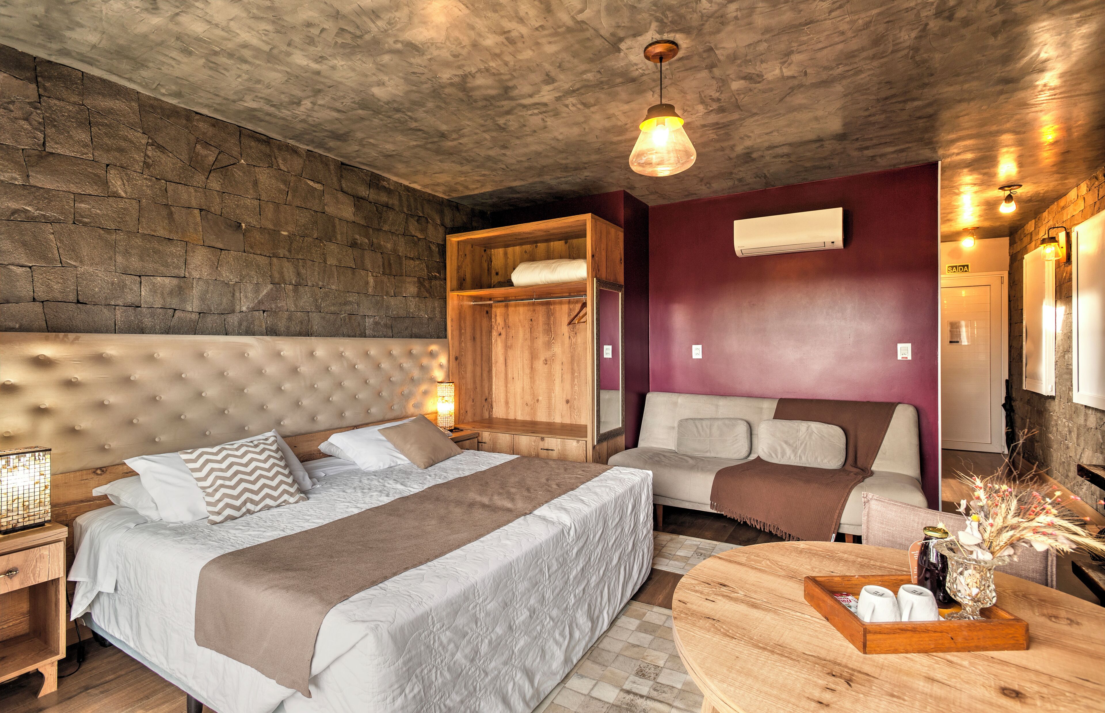 Cortinas blackout, sistema de insonorización y wifi gratis 