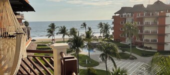 4th floor Ocean View 2 Bedroom Condo