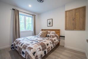 2 bedrooms, WiFi, bed sheets - Club de Golf International 2000 - Chalet 1 (Saint-Bernard-de-Lacolle)