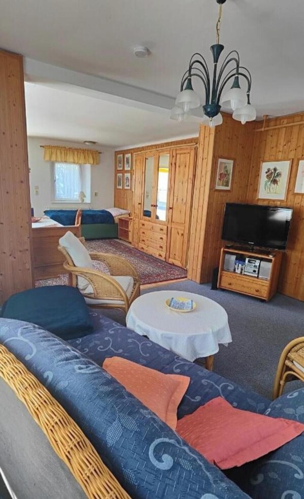 Interior - Cozy, rustically designed apartment in Dresden - Altlockwitz (Dresden)