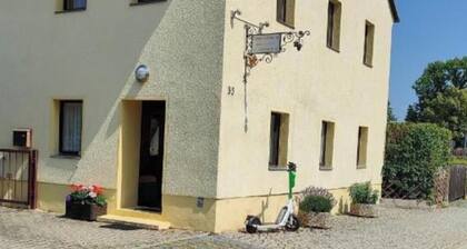 Ferienwohnung (47m²) in Dresden - Altlockwitz
- gemütlich, rustikal, gute Lage