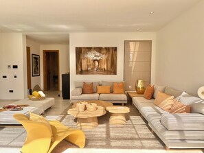 TV, fireplace - Villa AYA - A haven of peace (Marrakech)