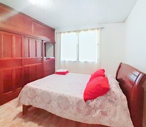 3 bedrooms, iron/ironing board, Internet, bed sheets - Homely 3-bedroom house in gorgeous Alto Boquete neighborhood (Alto Boquete)