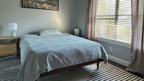 2 多间卧室、熨斗/熨衣板、免费 WiFi、床单
