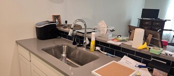 Cozy 1-bedroom apartment in welcoming Elkins with AC