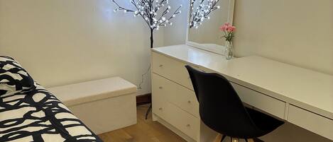 1 室のベッドルーム、アイロン / アイロン台、WiFi、ベッドシーツ