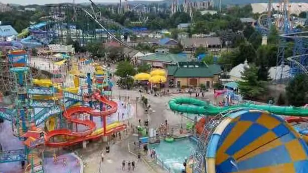 A water park with various water slides and pools. - Downtown Harrisburg close to Hershey PA-Sleeps 8 (Harrisburg)