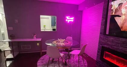 Downtown Harrisburg close to Hershey PA-Sleeps 8