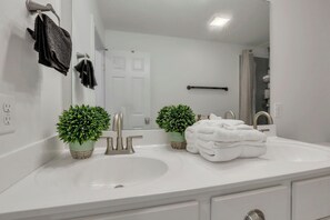 Hair dryer, bidet, towels, soap - The Blue Haven – Easton & Airport Retreat (Columbus)